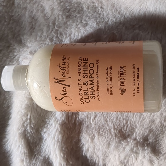 SHEA MOISTURE CURL & SHINE SHAMPOO CONDITIONER, SMOOTHIE, & STYLE MILK - Picture 4 of 9